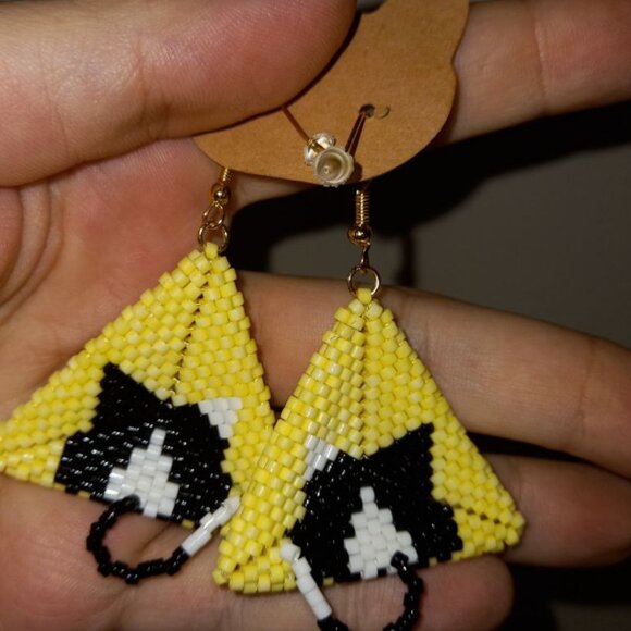 🐾✨ Meet Thomas the Cat – Handmade Beaded Earrings ✨🐾 - Picture 3 of 3
